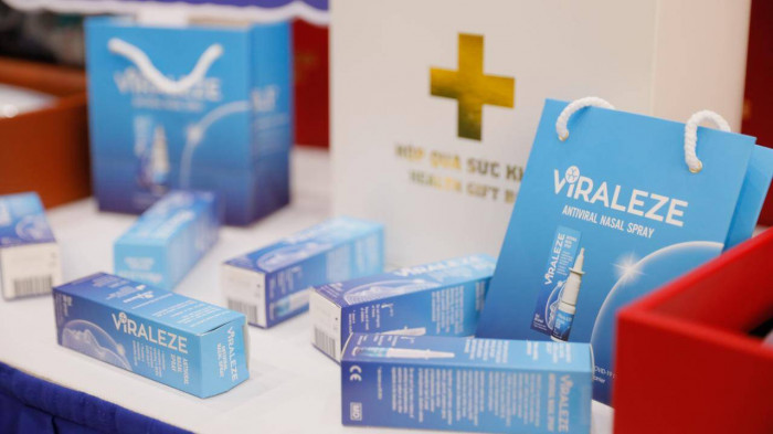 Ra mắt bình xịt mũi kháng virus VIRALEZE, giải pháp phòng dịch an toàn 4